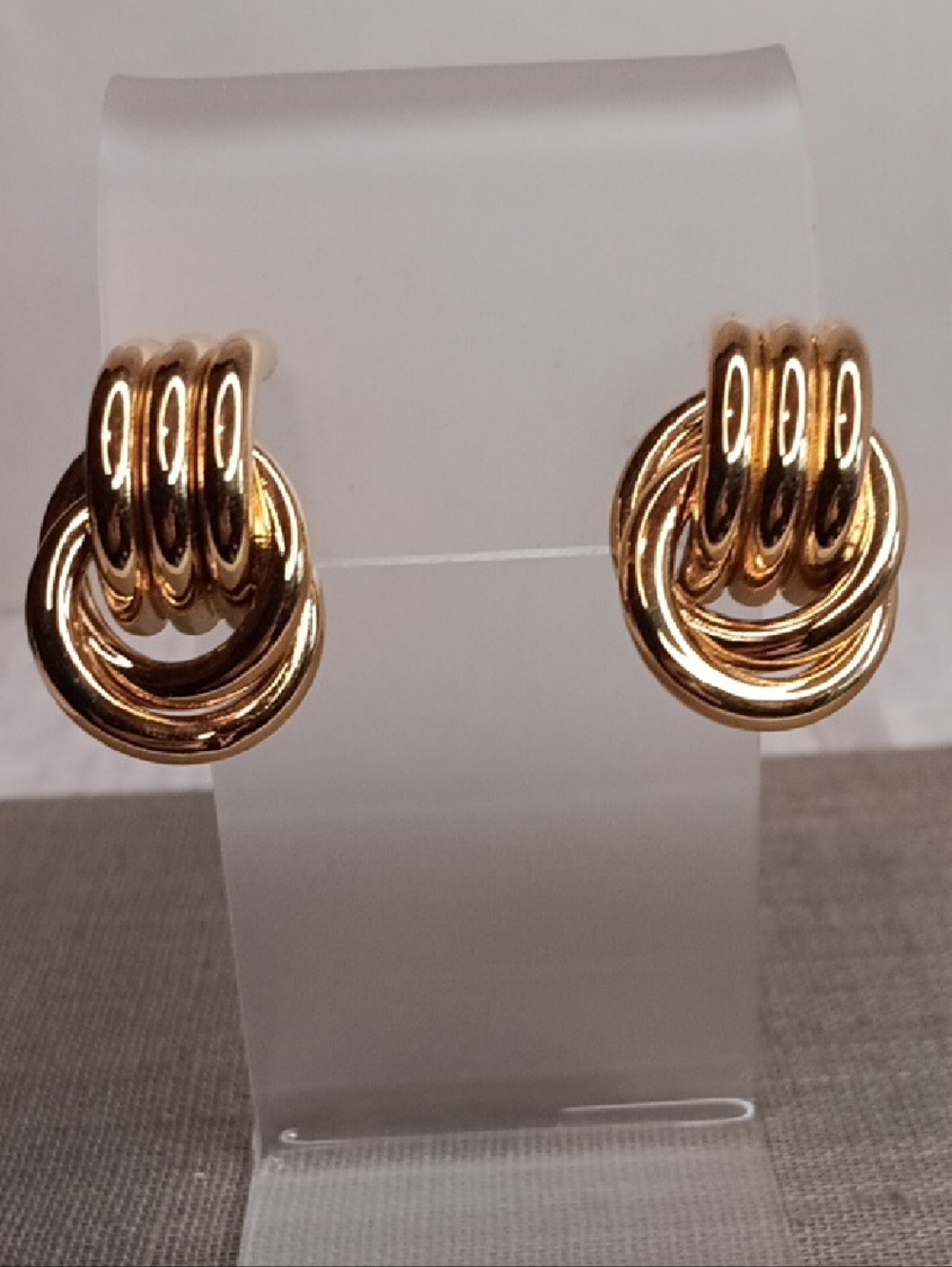 Classic Gold-Tone Linked Hoop Pierced Earrings